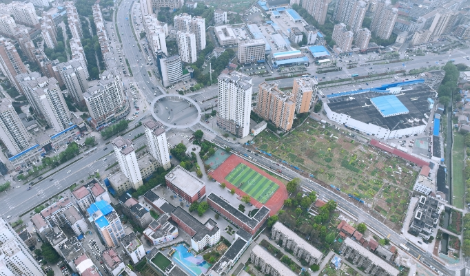 荊門城區(qū)這條路建成通車！